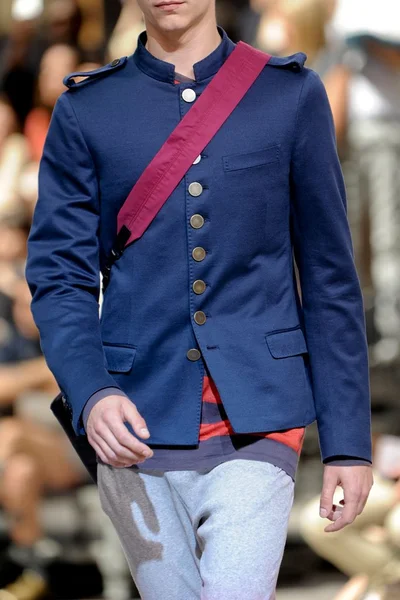 Look 70